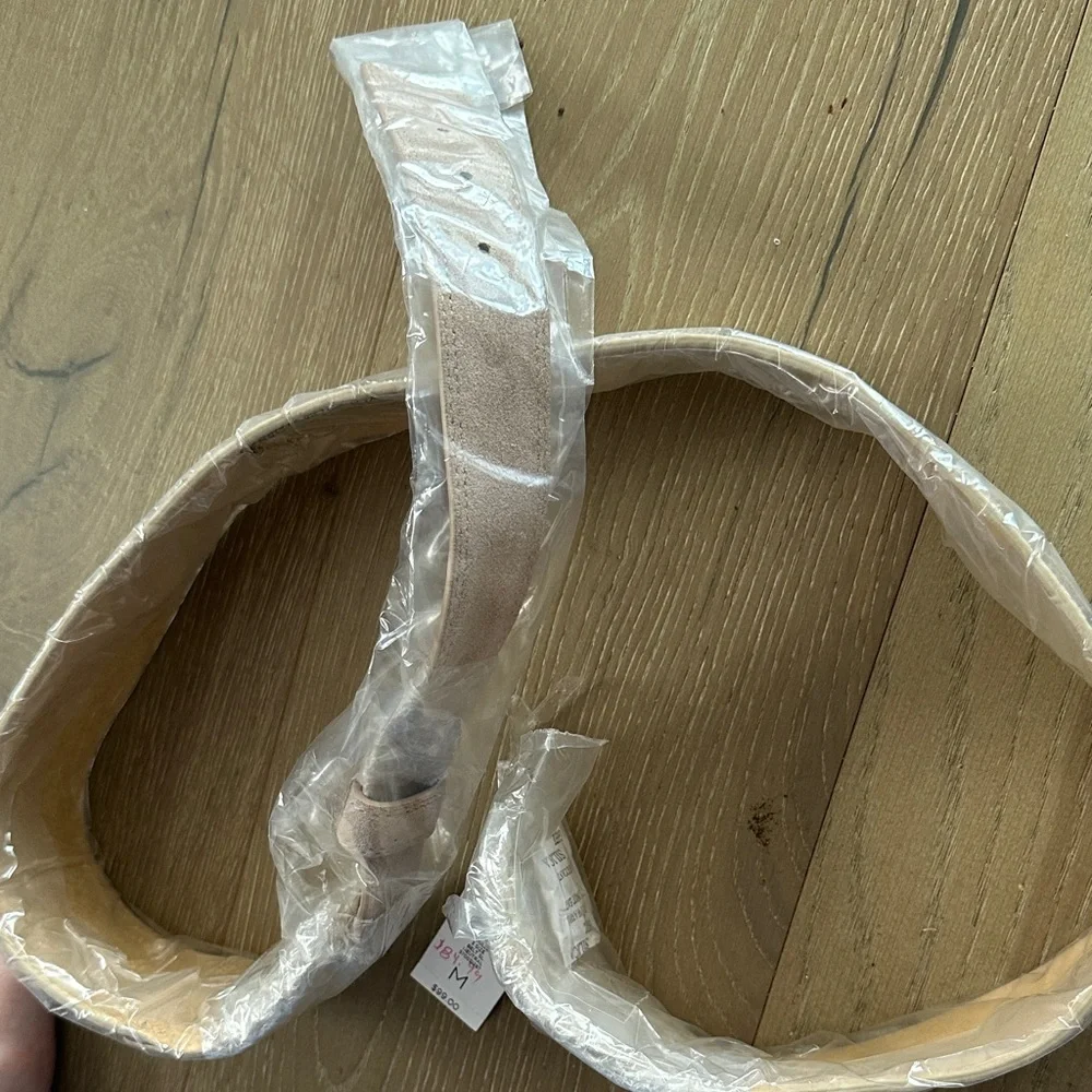 NWT Chico's Chic Neutral Women's Belt Size M